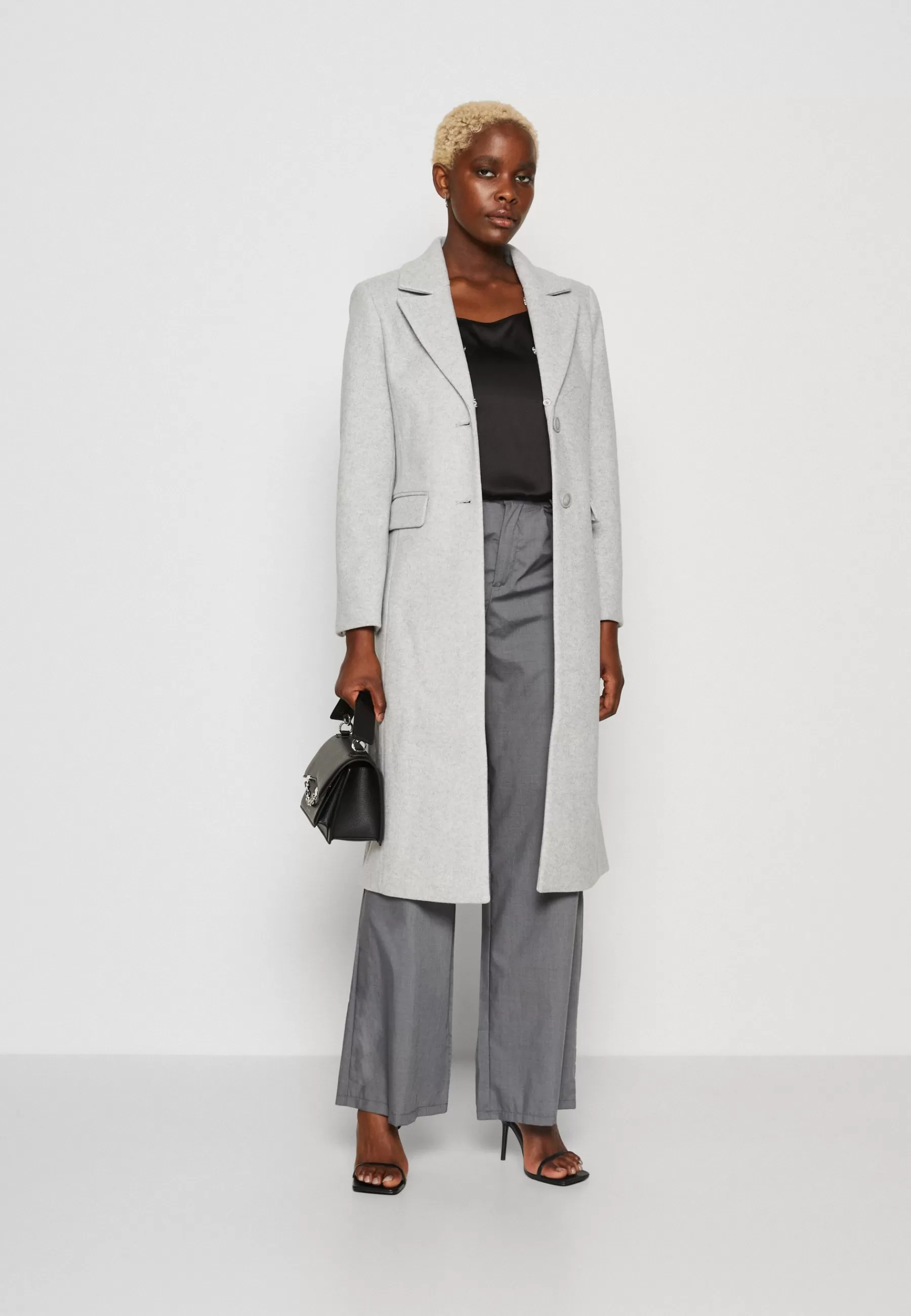 Amber Collar Coat - Manteau Classique | Forever New Outlet