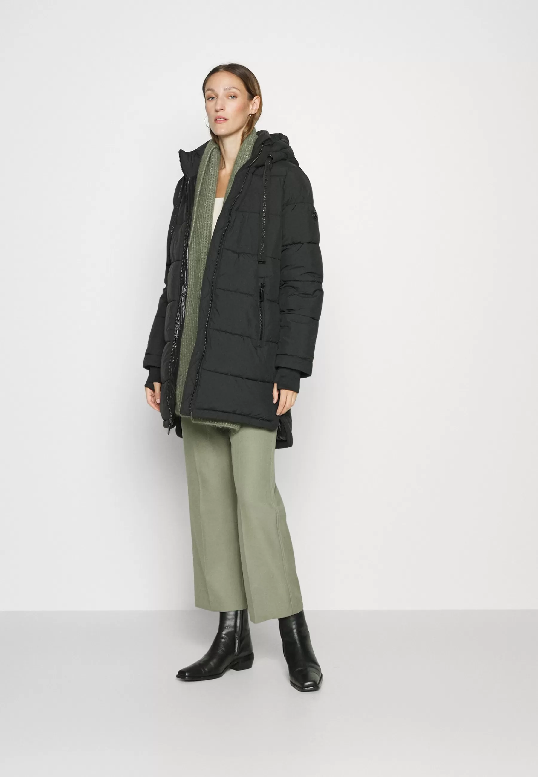 Femme MICHAEL Michael Kors Long Line Puffer With Logo Trim Details - Manteau D'Hiver