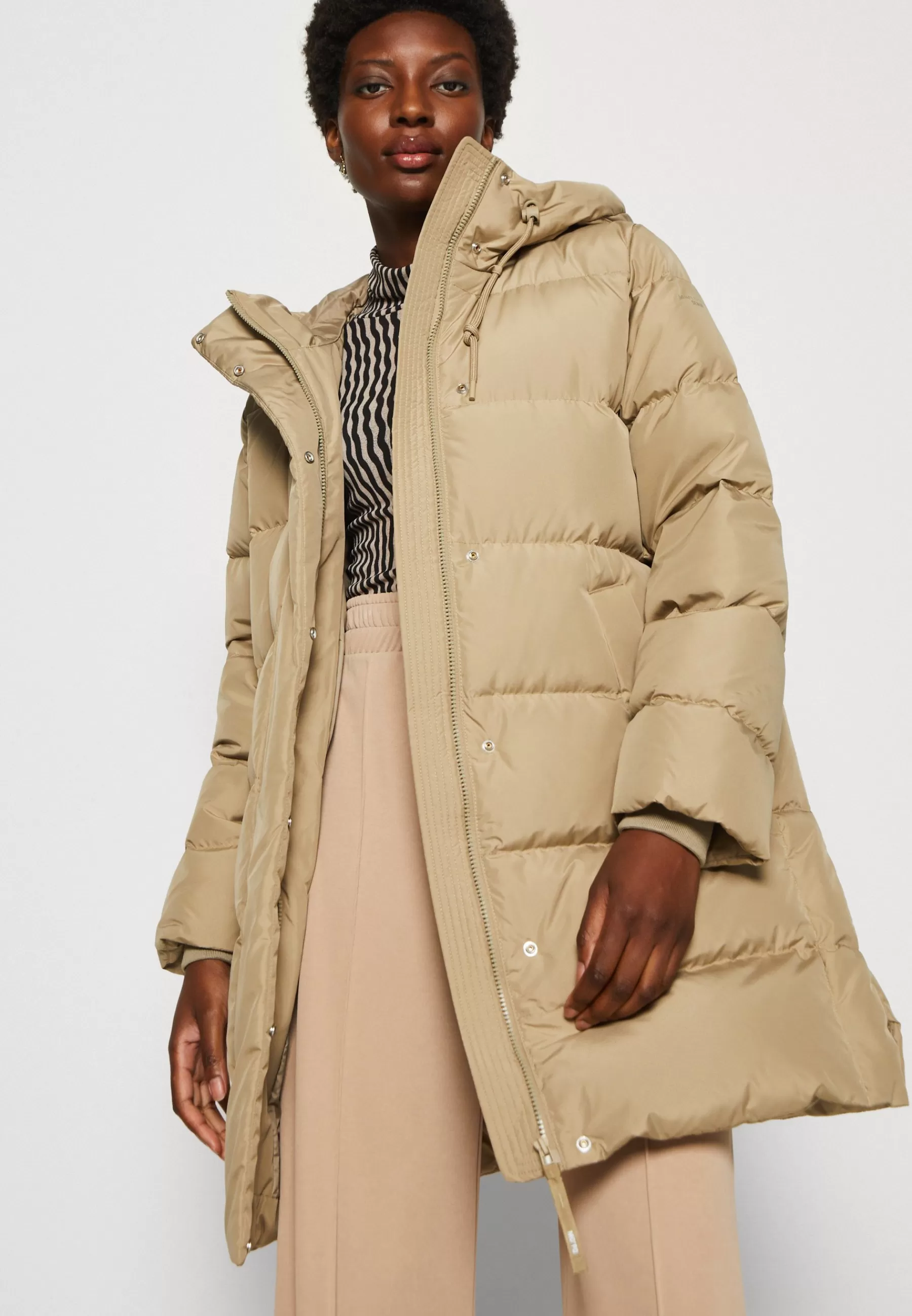 Femme Marc O'Polo DENIM Midi Responsible Puffer With Hood Welt Pockets Sideseam Slits - Doudoune