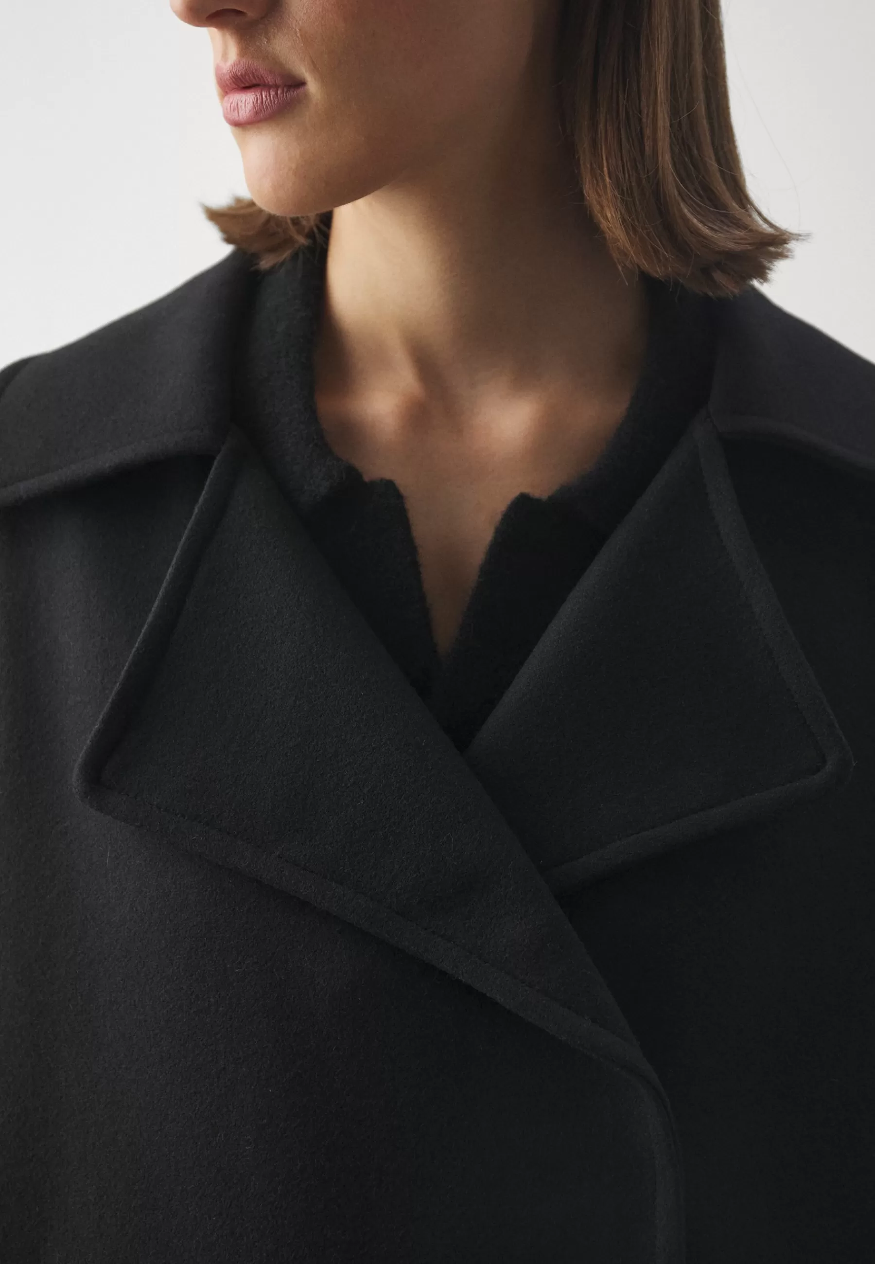 Femme Mother of Pearl Oversized With High Splits And Kidney Buttons - Manteau Classique